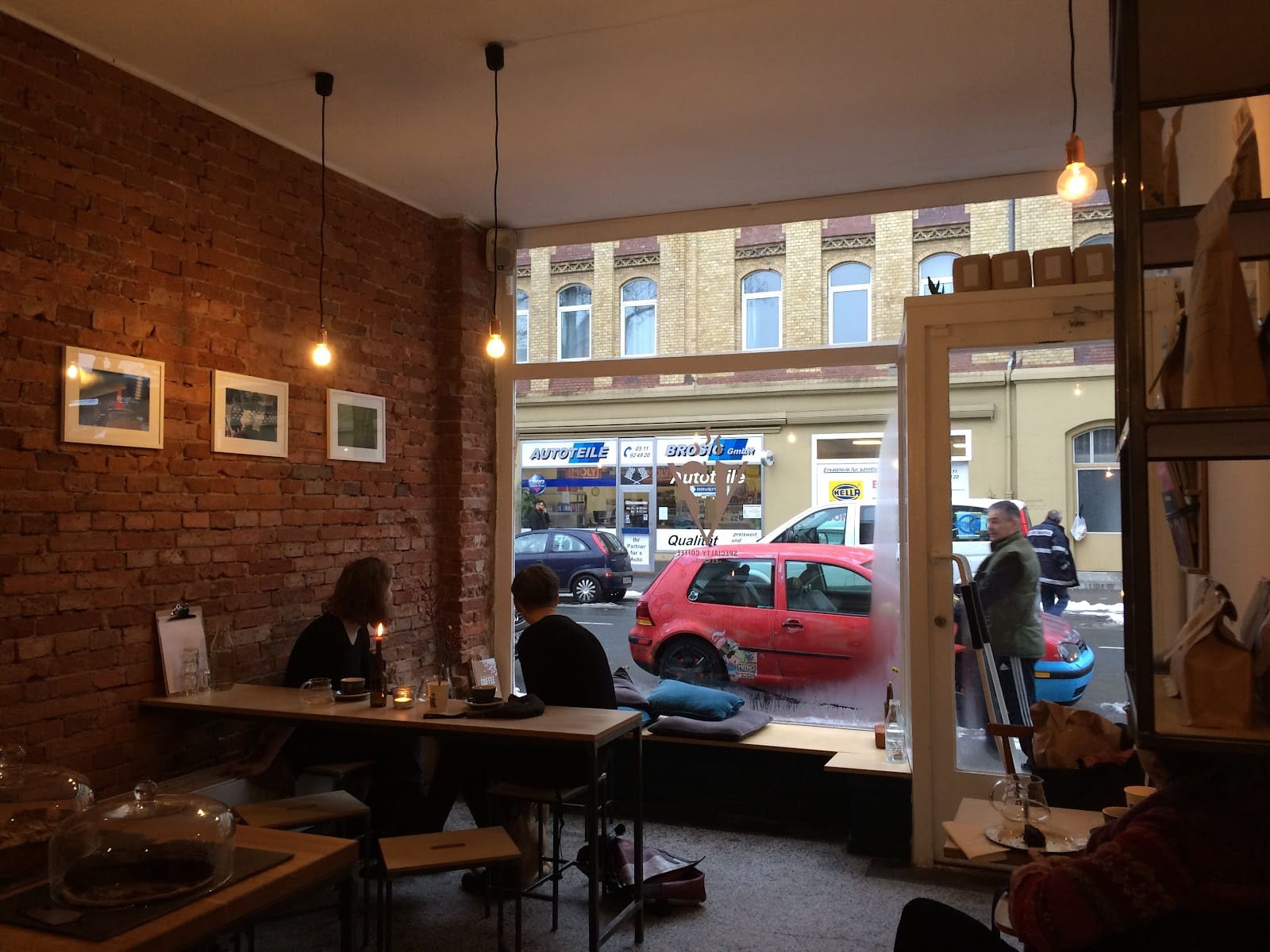 V17 Café