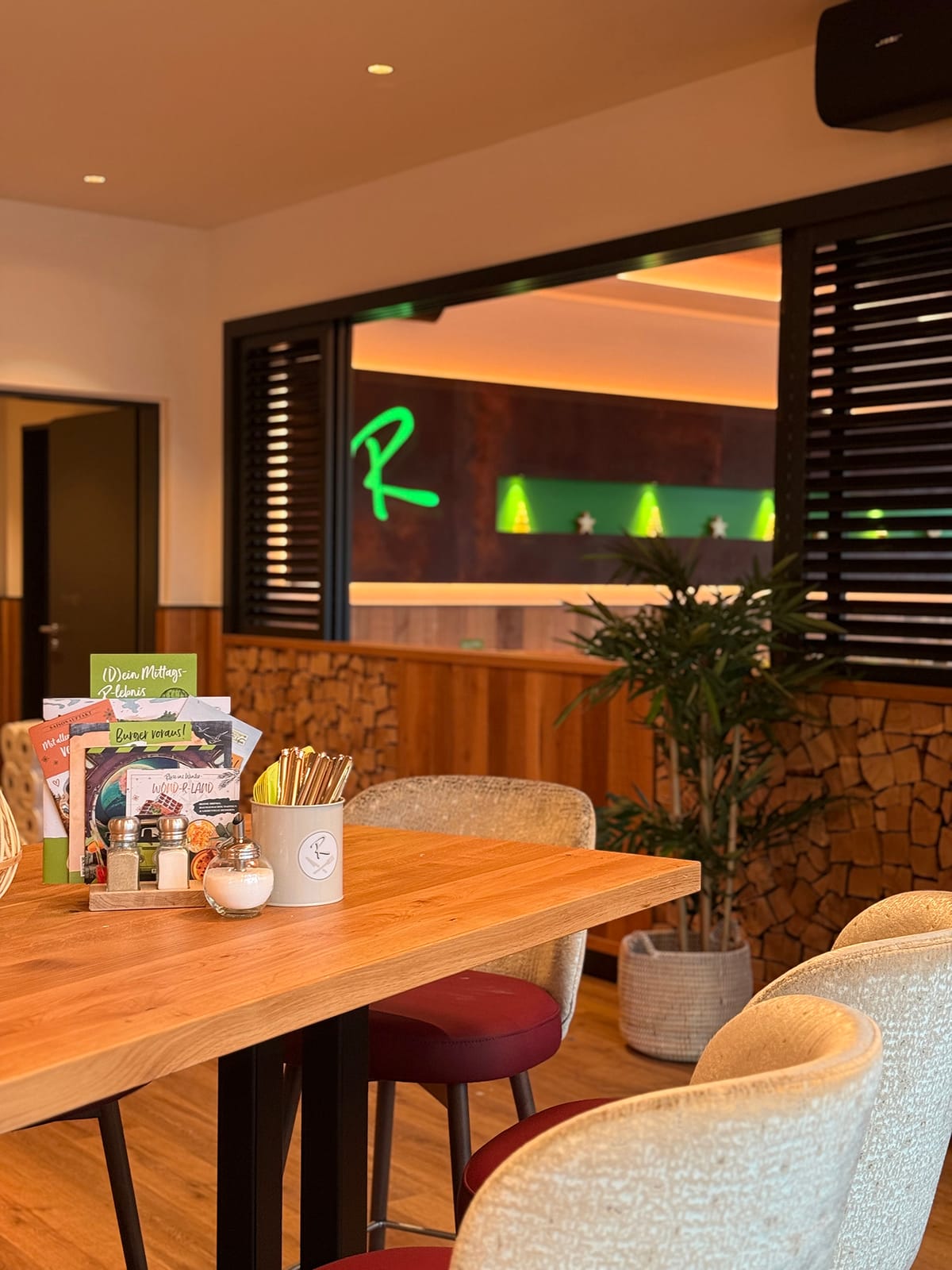 R-Cafe photo 3