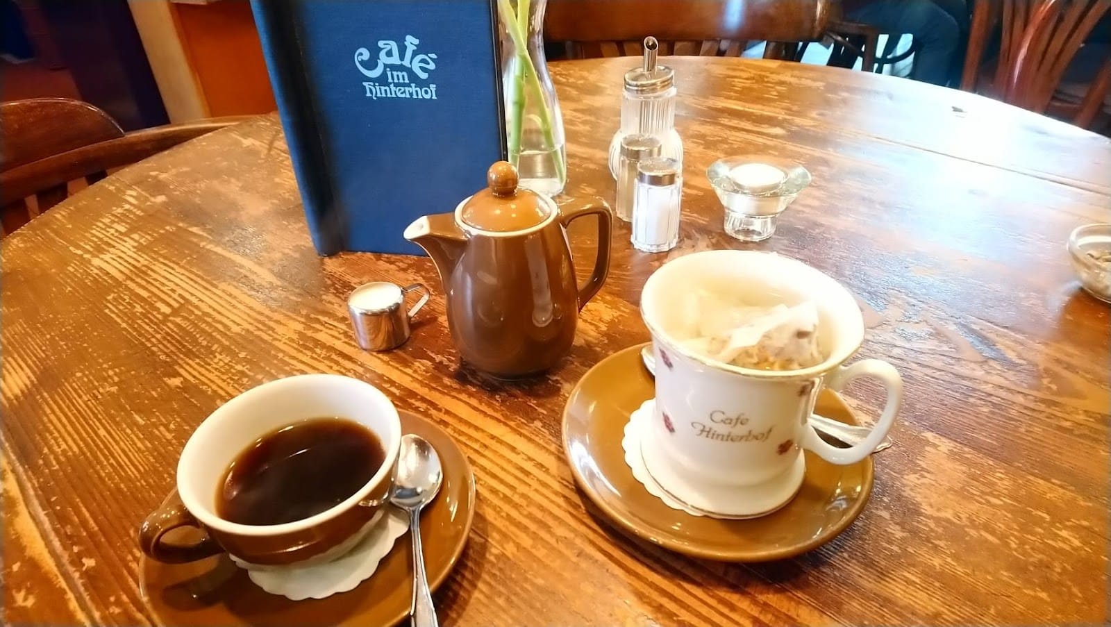 Café im Hinterhof