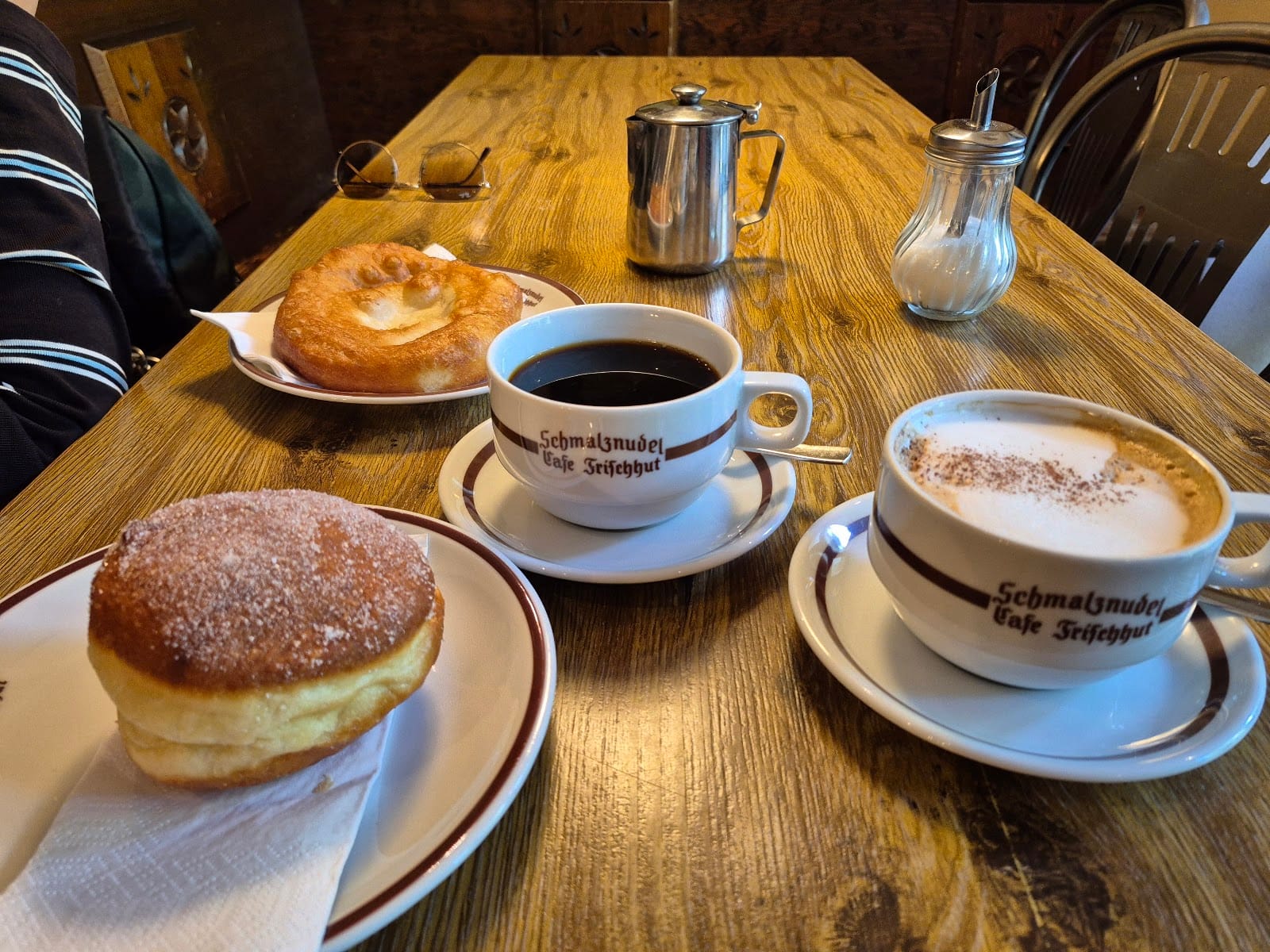 Schmalznudel Cafe Frischhut
