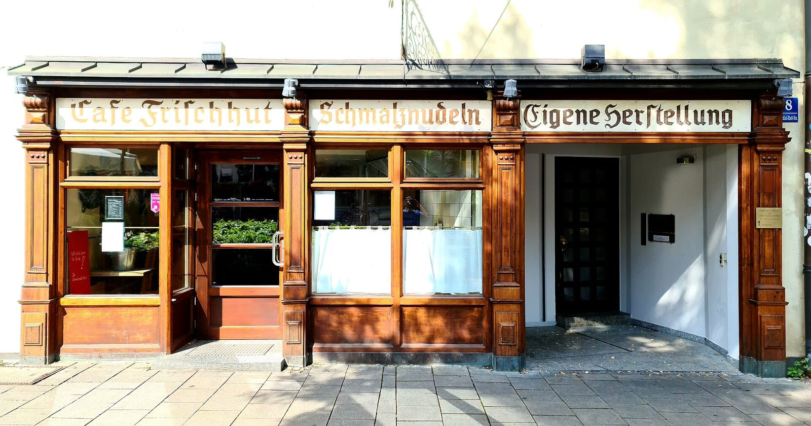 Schmalznudel Cafe Frischhut photo 2