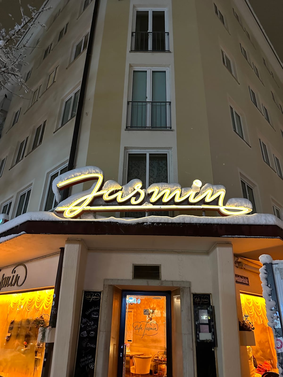 Cafe Jasmin
