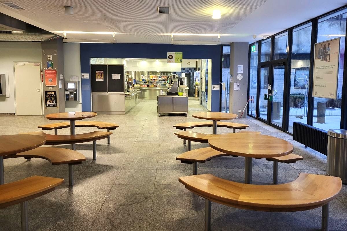 Cafeteria Sammelgebäude