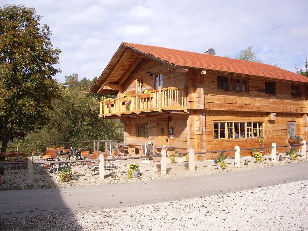 Café im Holzhaus