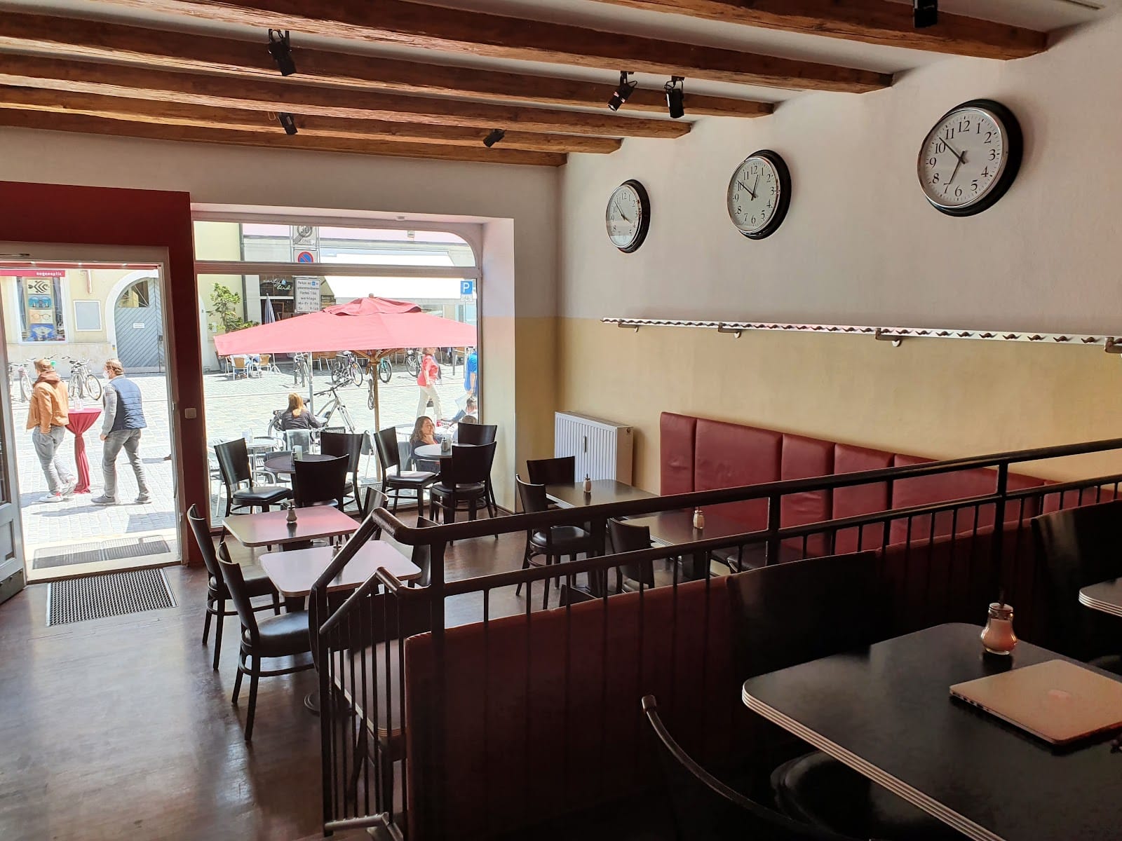 Café & Bar Schierstadt