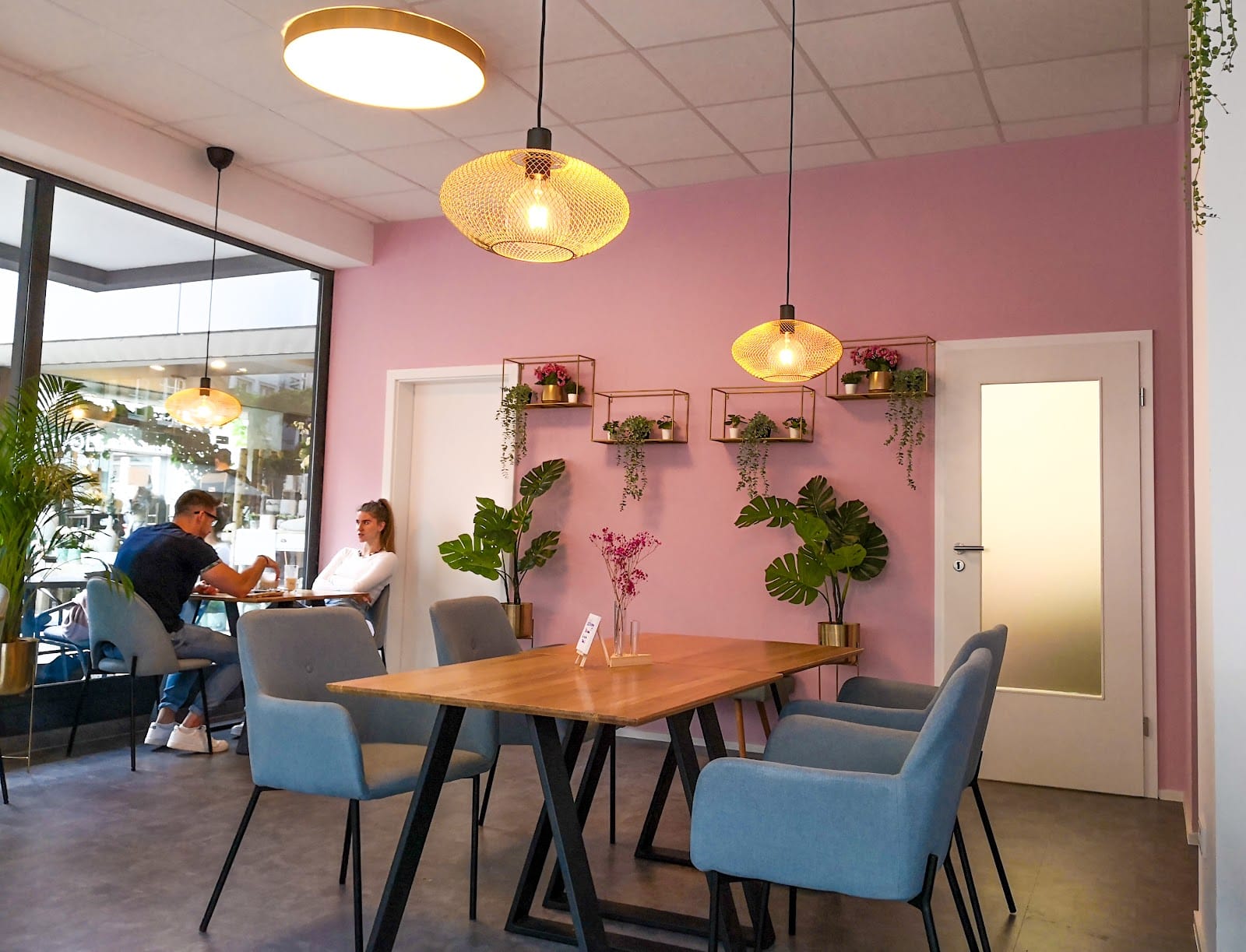 Leanis Café