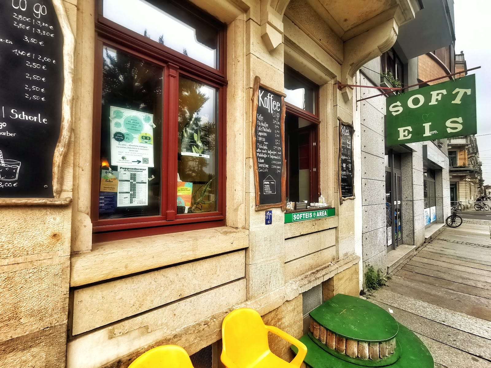Cafe Komisch