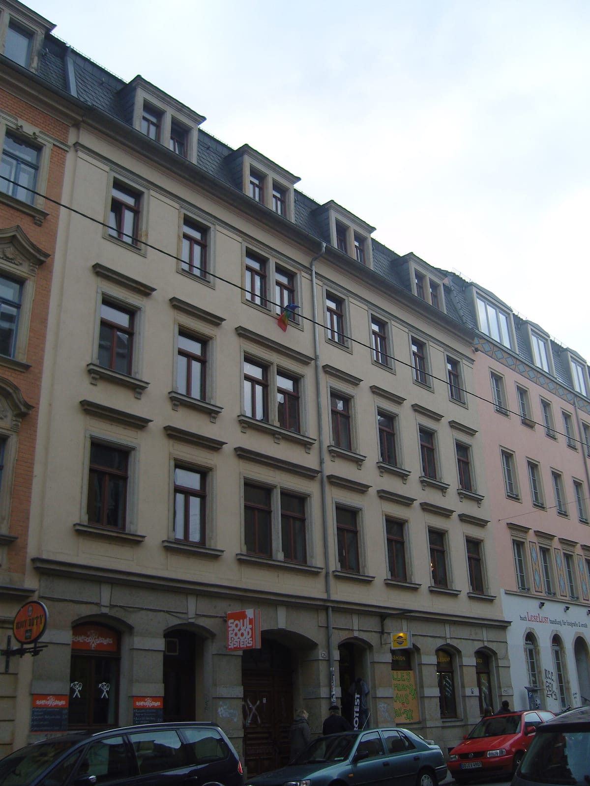 Tanteleuk photo 4