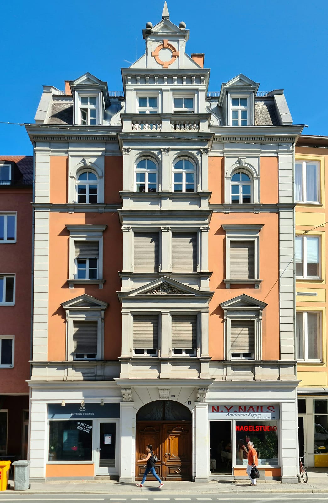 Yoboni photo 2