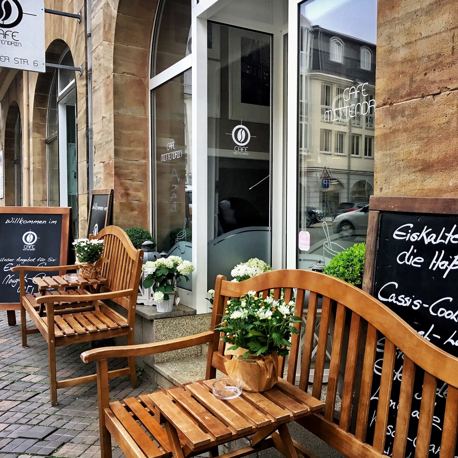 Cafe Mittendrin