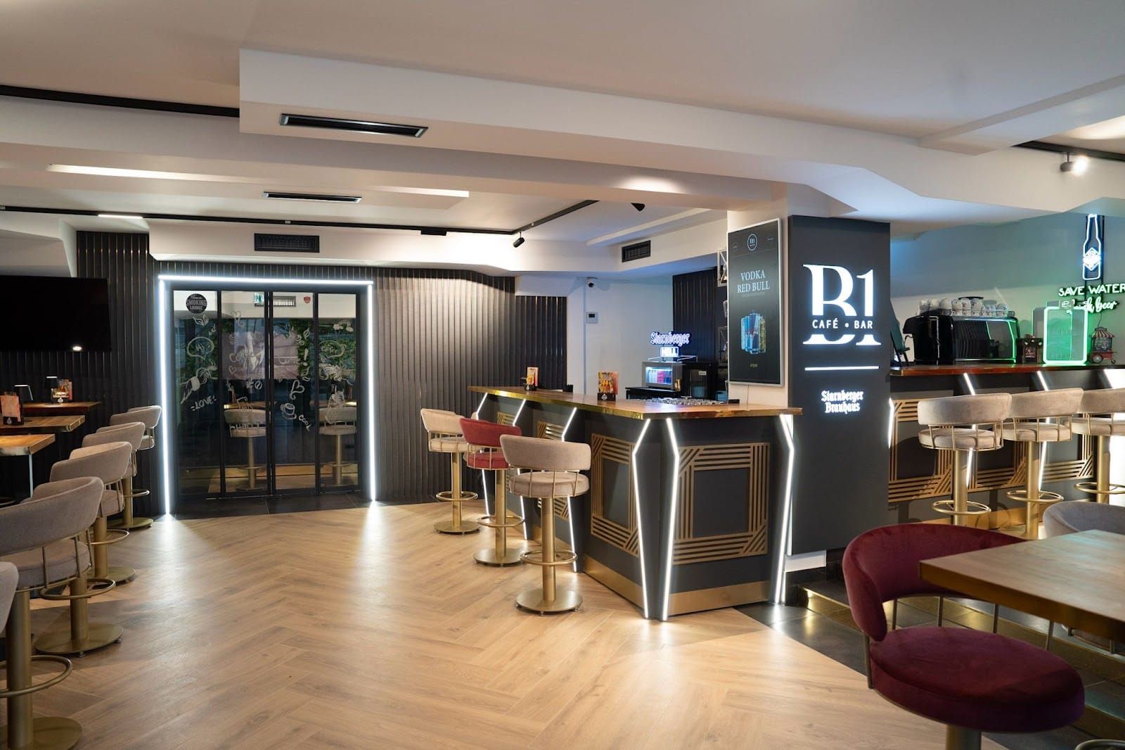 B1 - Café & Bar