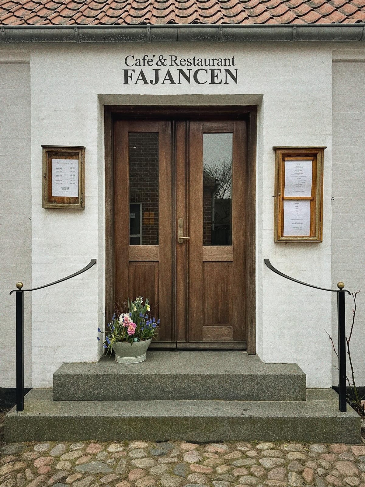 Antik & Cafe Fajance
