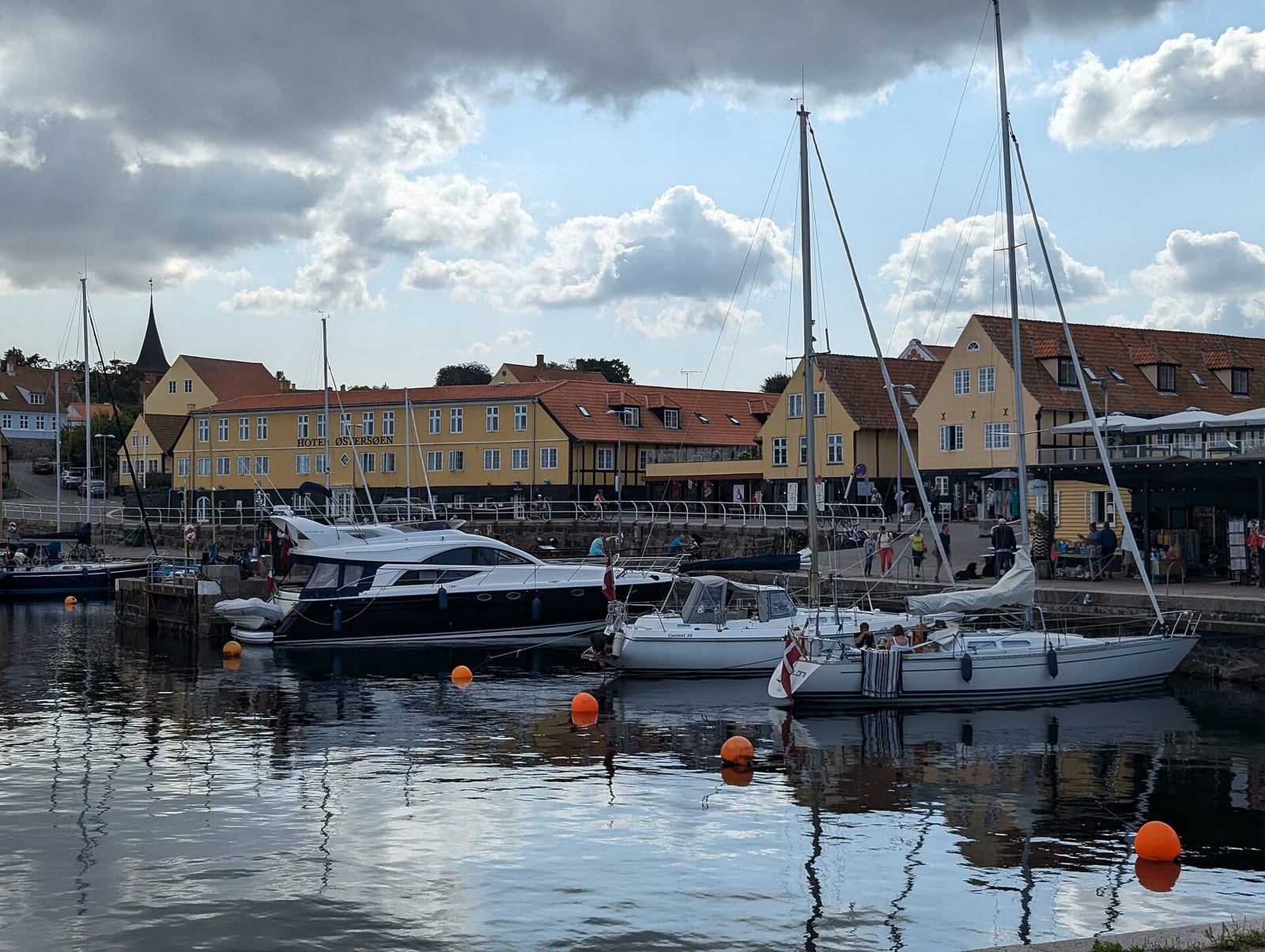 B´s fiskeværksted photo 2