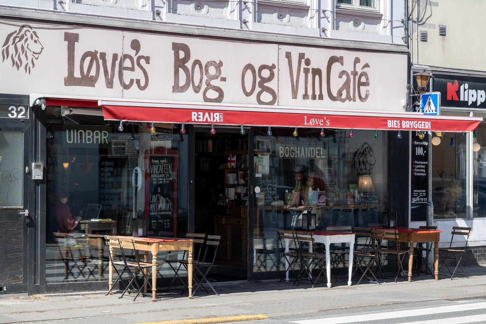 Løve’s Bog og VinCafe