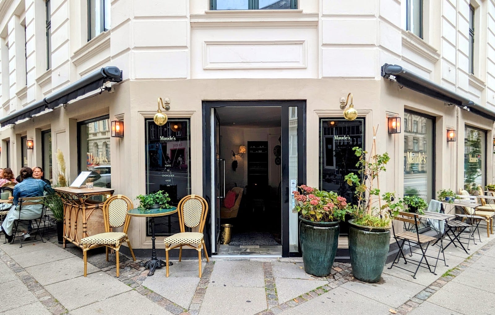 Maude's