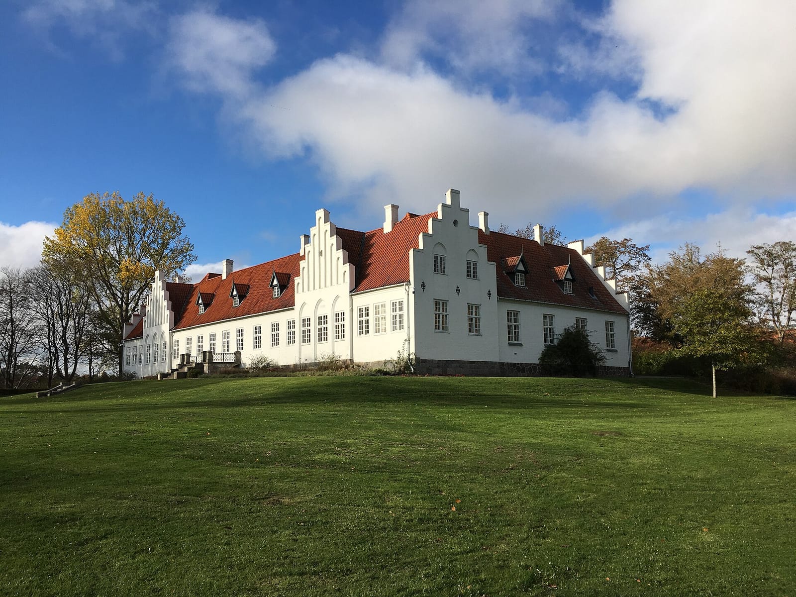Rønnebæksholm Cafe og bogbutik