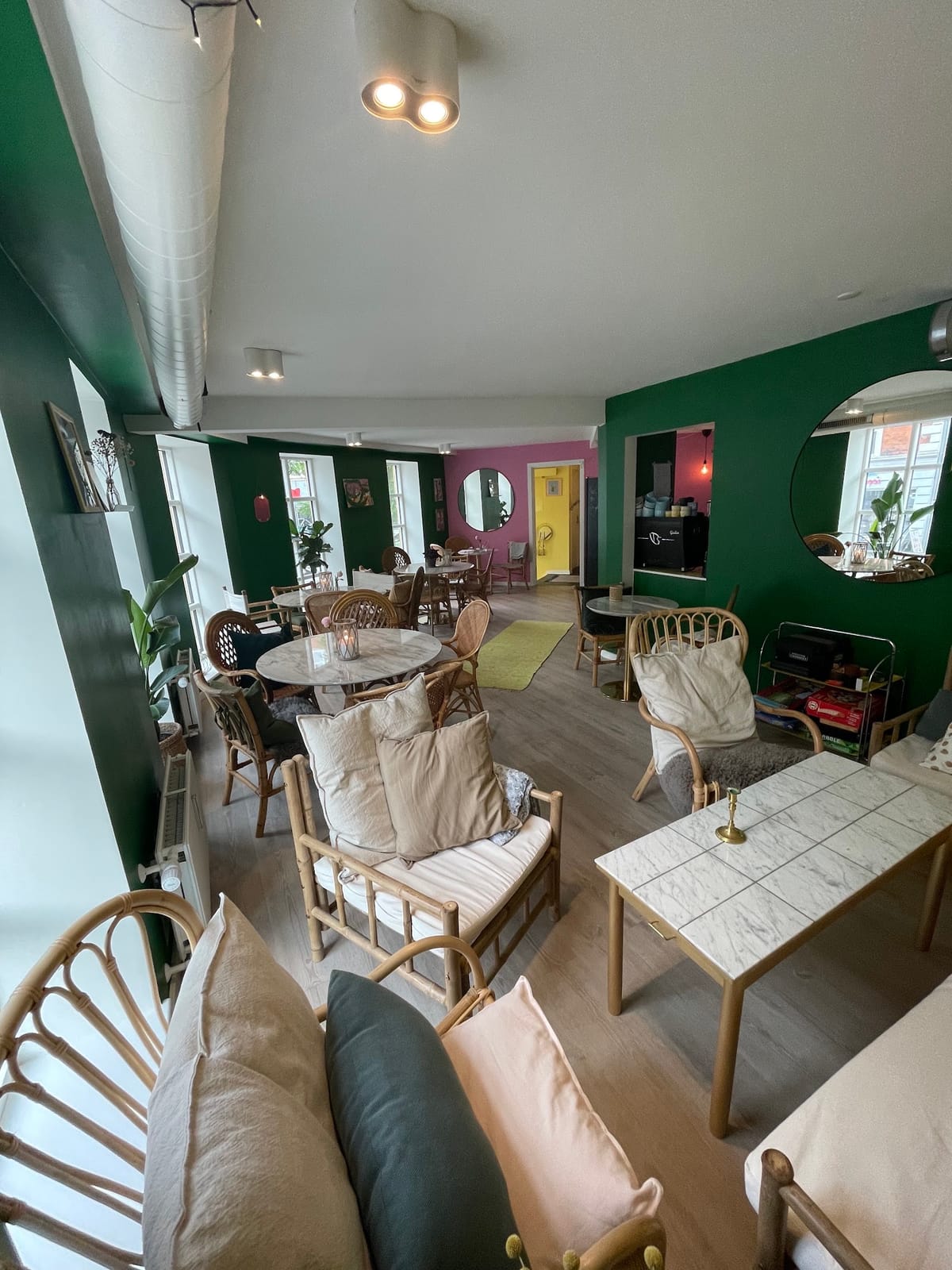 Den Gule Café