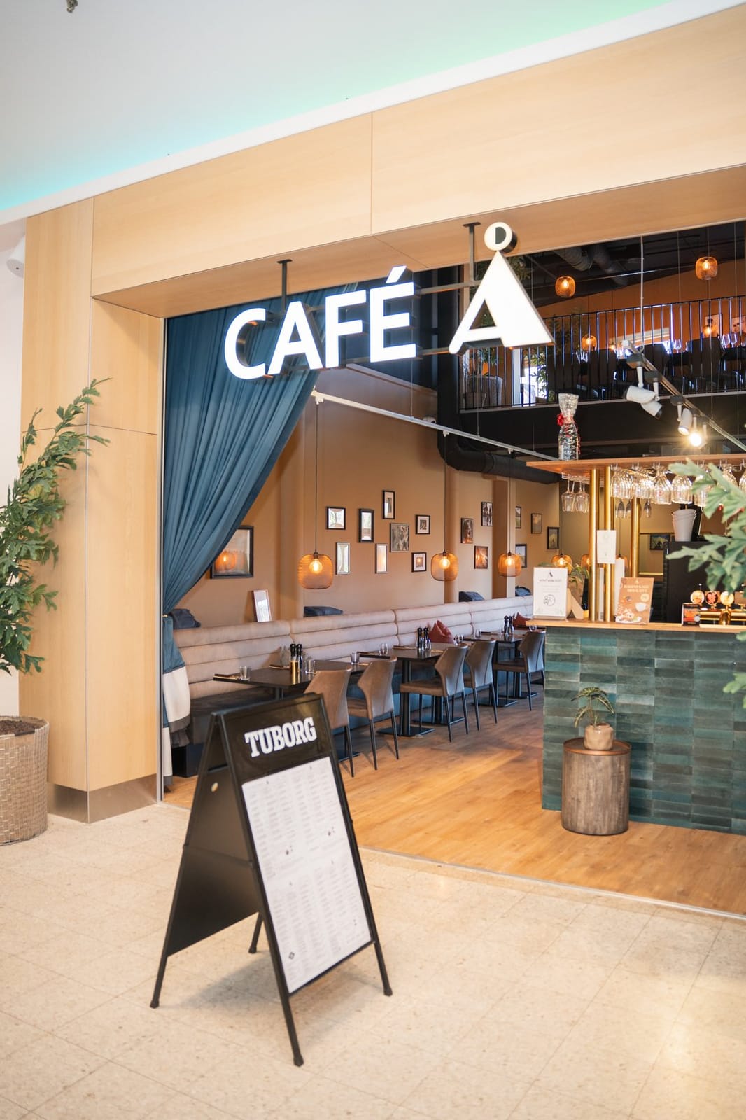 Cafe Å