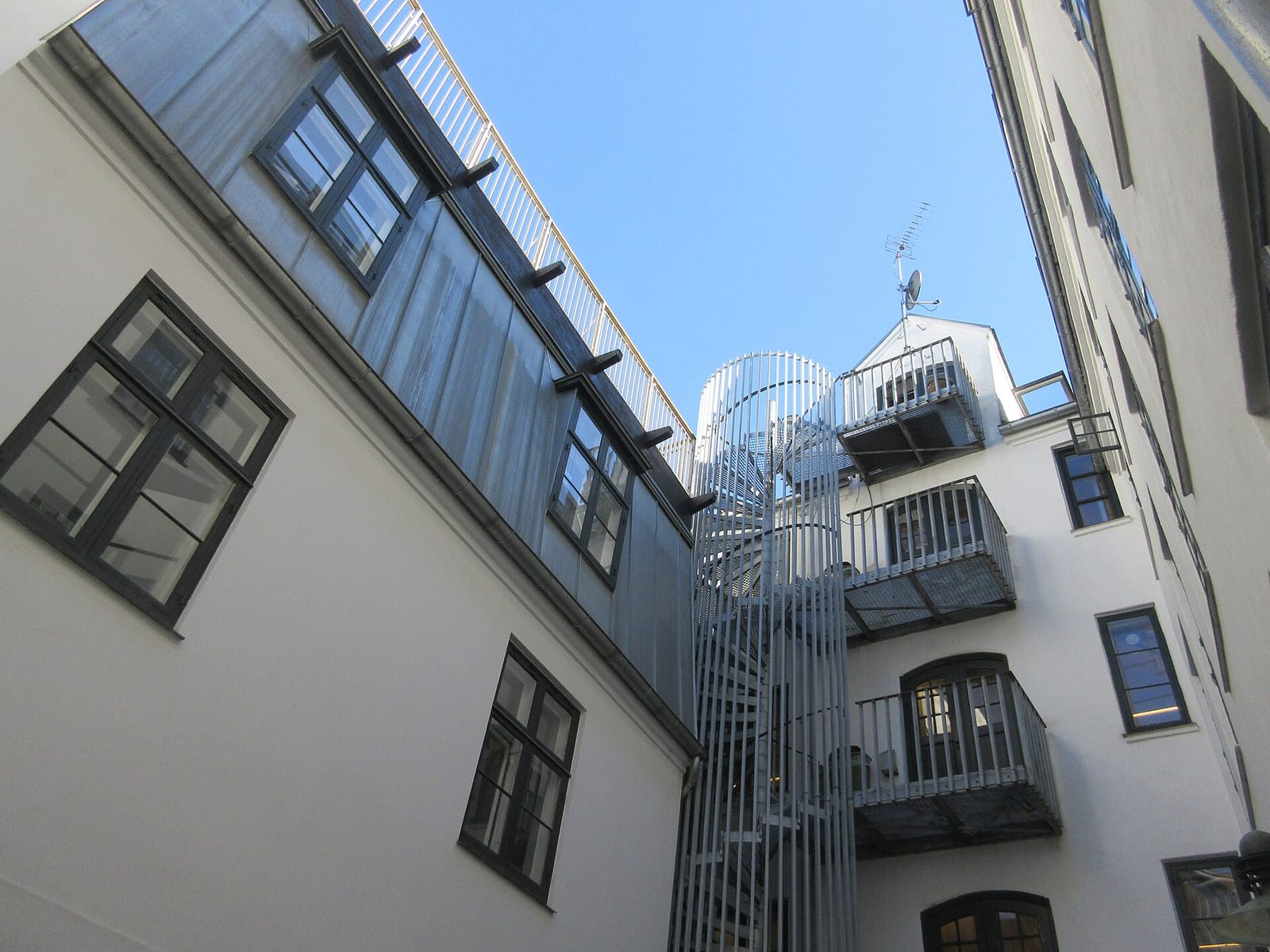 Pantella City photo 3