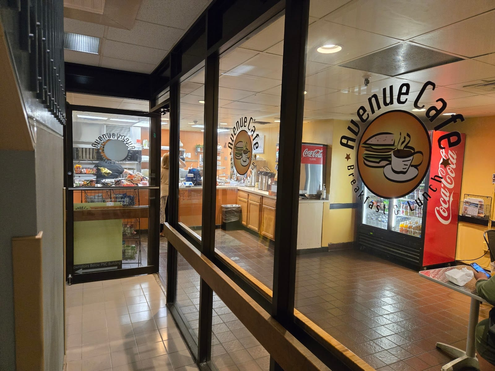 Avenue Cafe