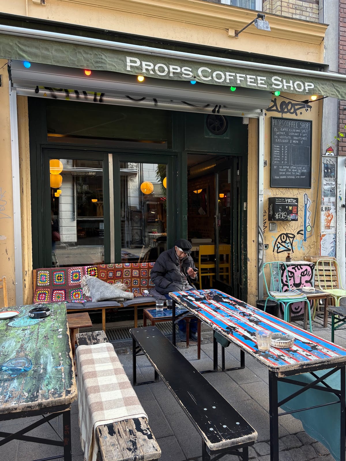 Props coffee shop
