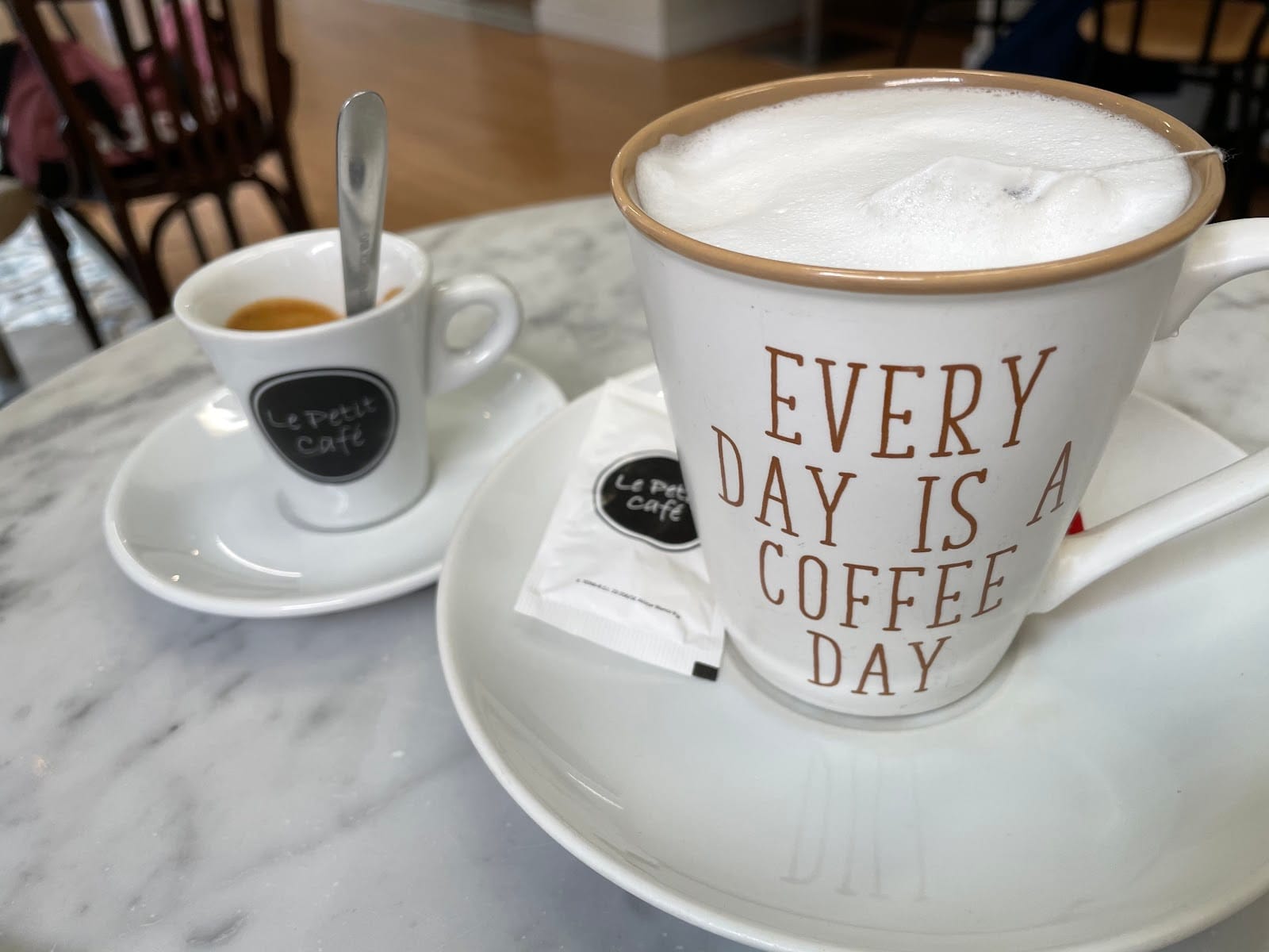Le Petit Café