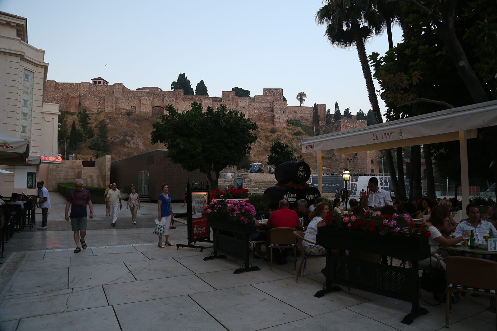 Granada 44 photo 2