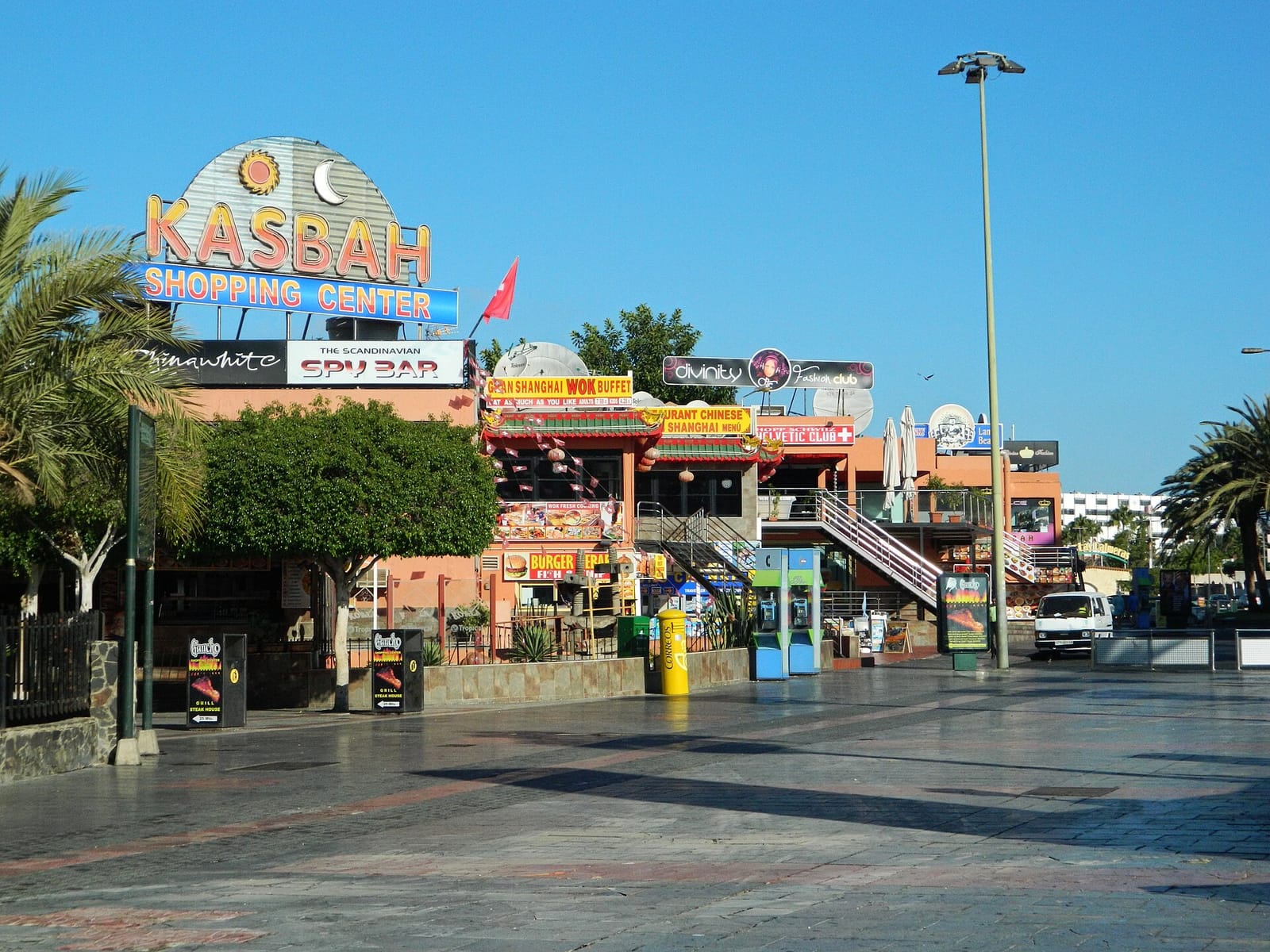 The Grand Cafe, Coffee & Burger photo 2