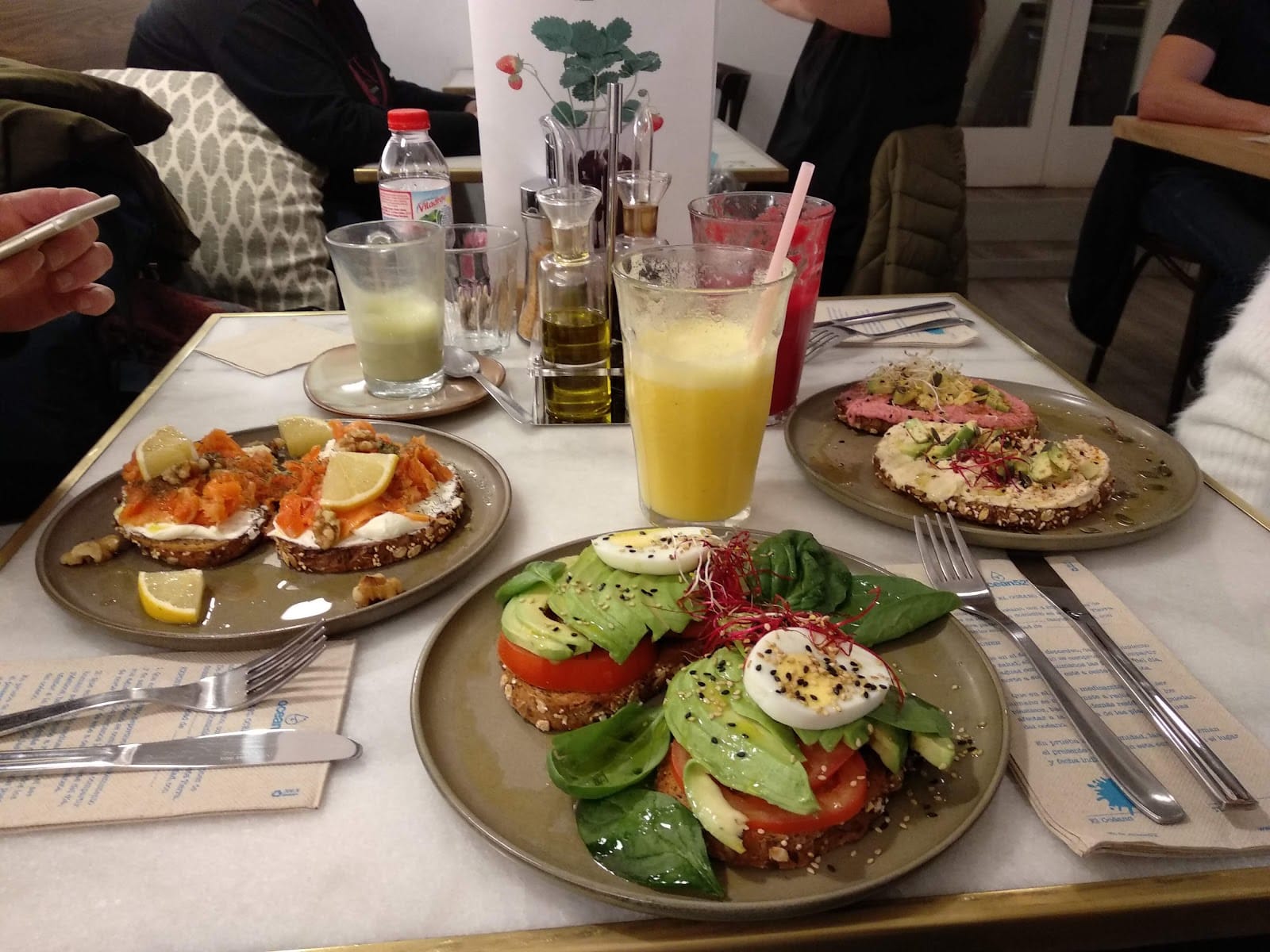 Suís & Bowls