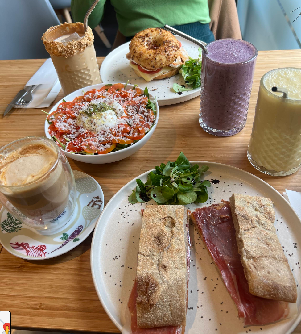 DeCent Coffee & Brunch photo 9