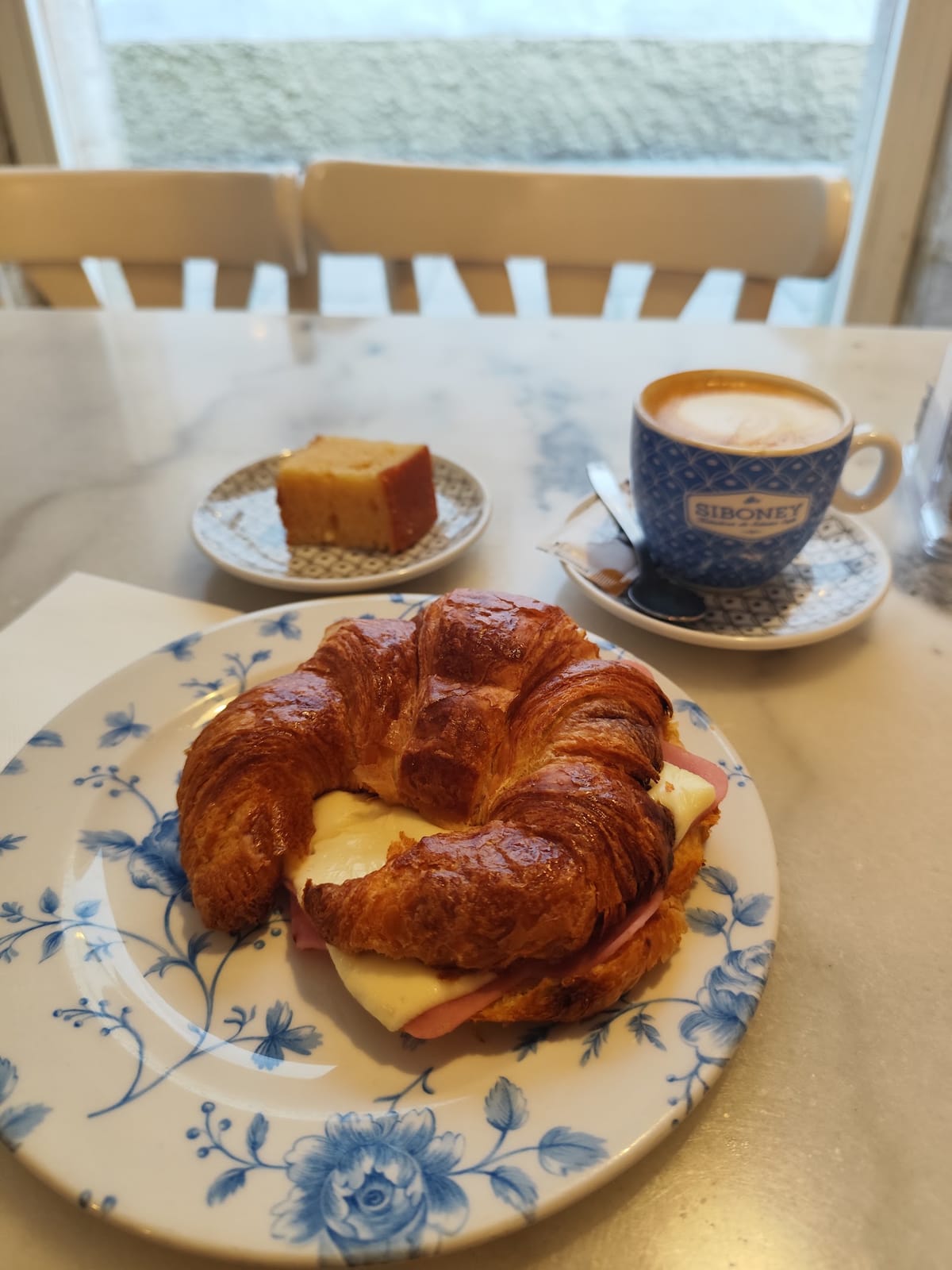 Blu Café