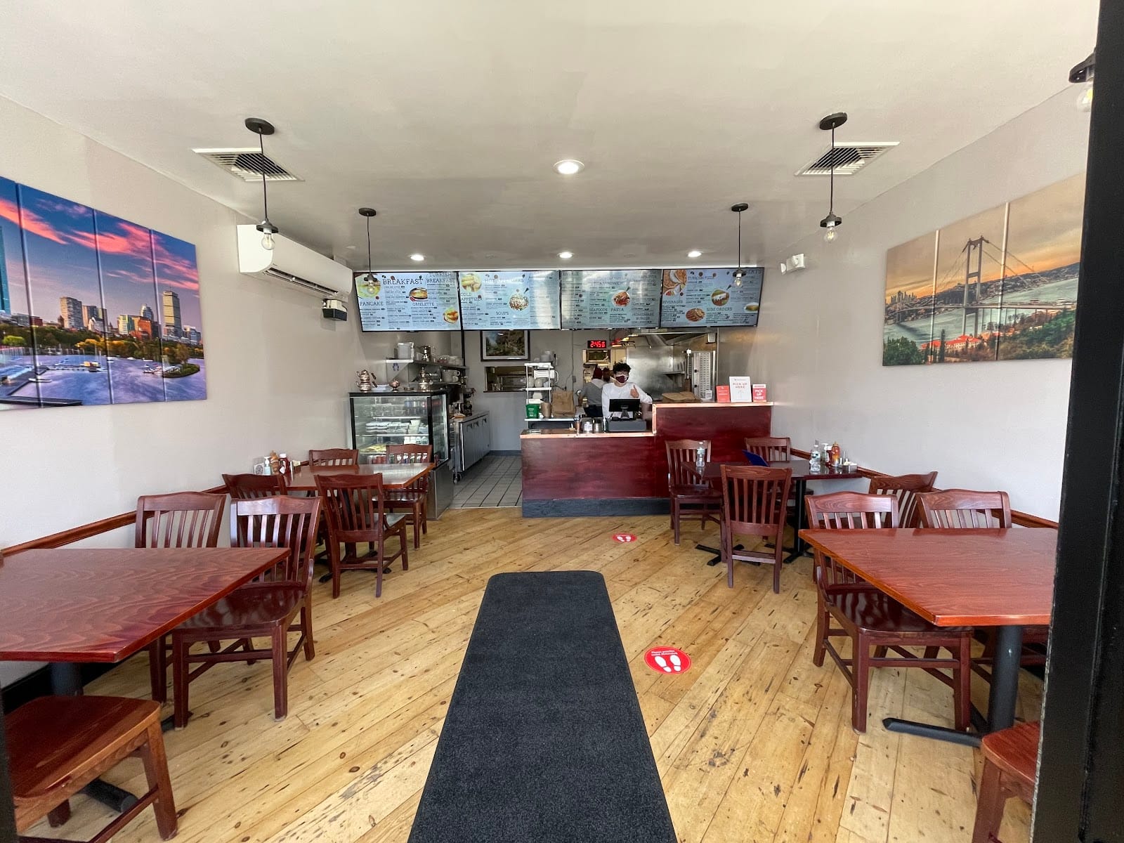 Lazuri Cafe