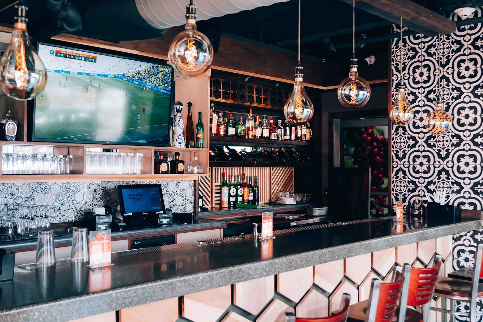 Valsos Cafe & Bar