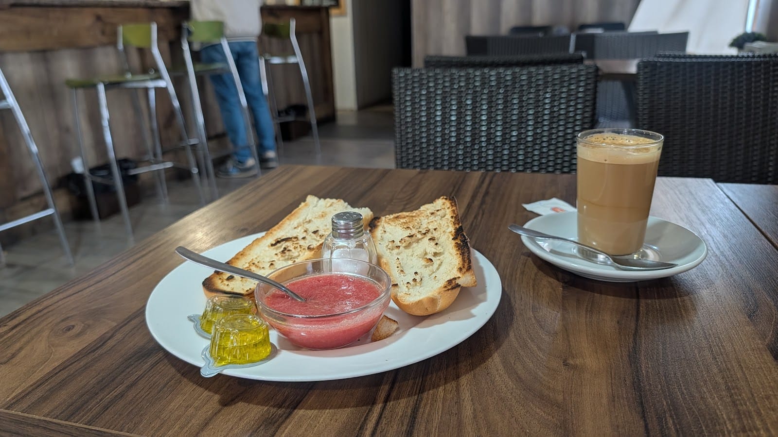Madalina Café Bar
