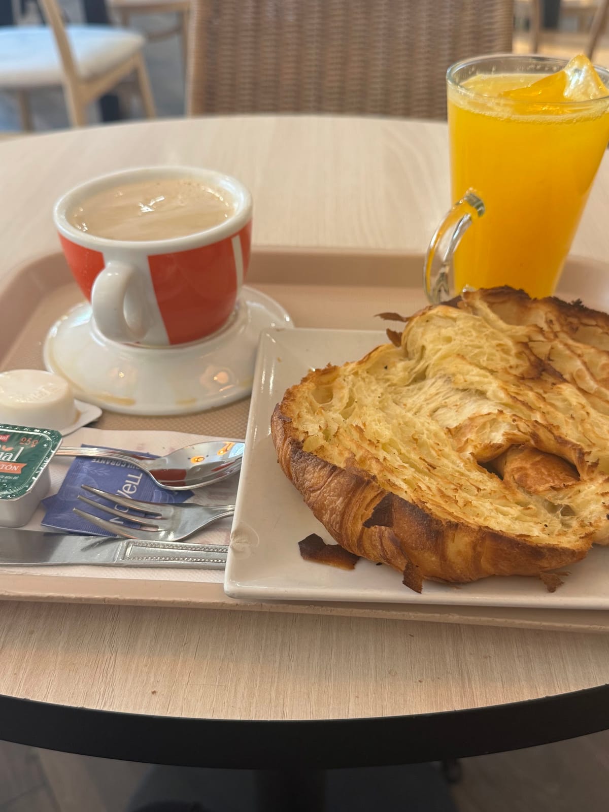 Vivari Coffee & Bakery