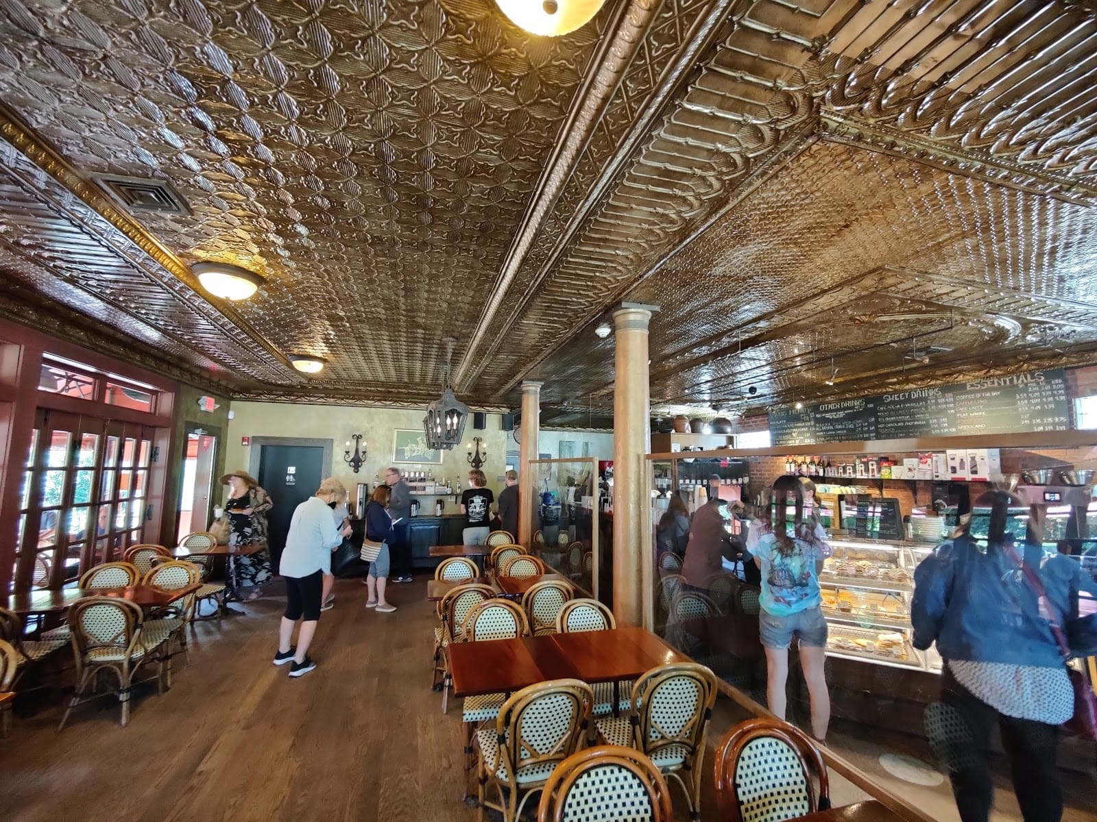 Esselon Cafe