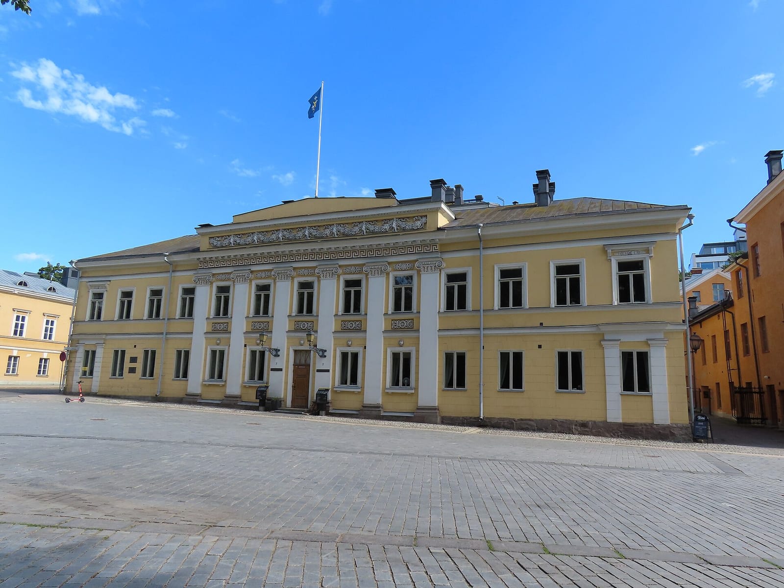 Kirjakahvila photo 4