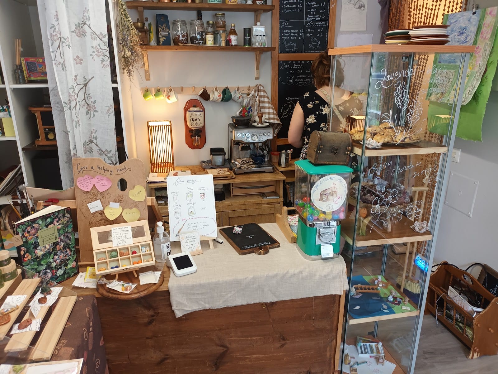 Luna's Coffee and Crafts
