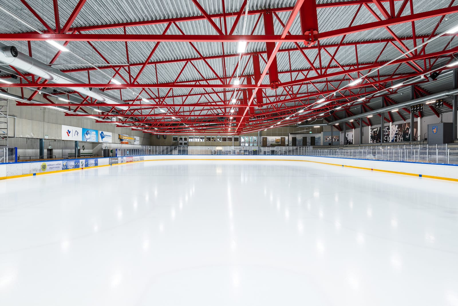 Kauniaisten jäähallin kahvio