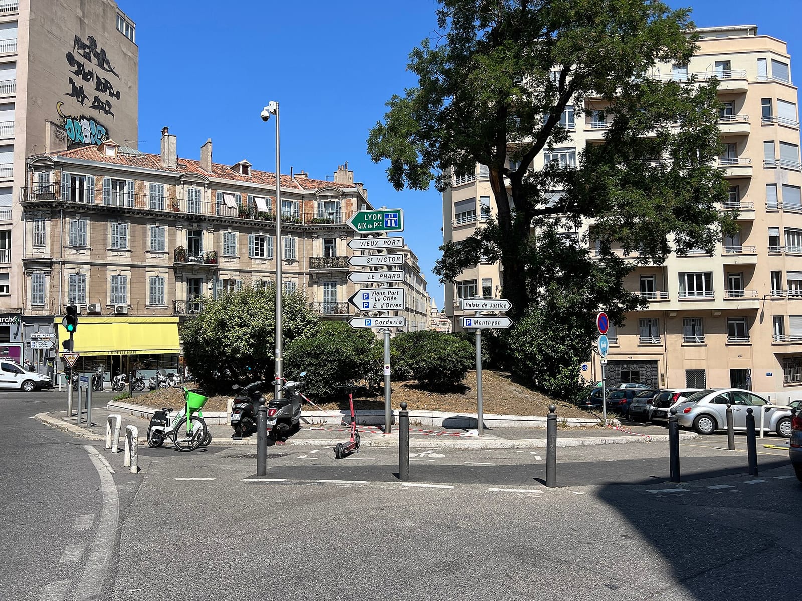 Le Petit Café photo 5