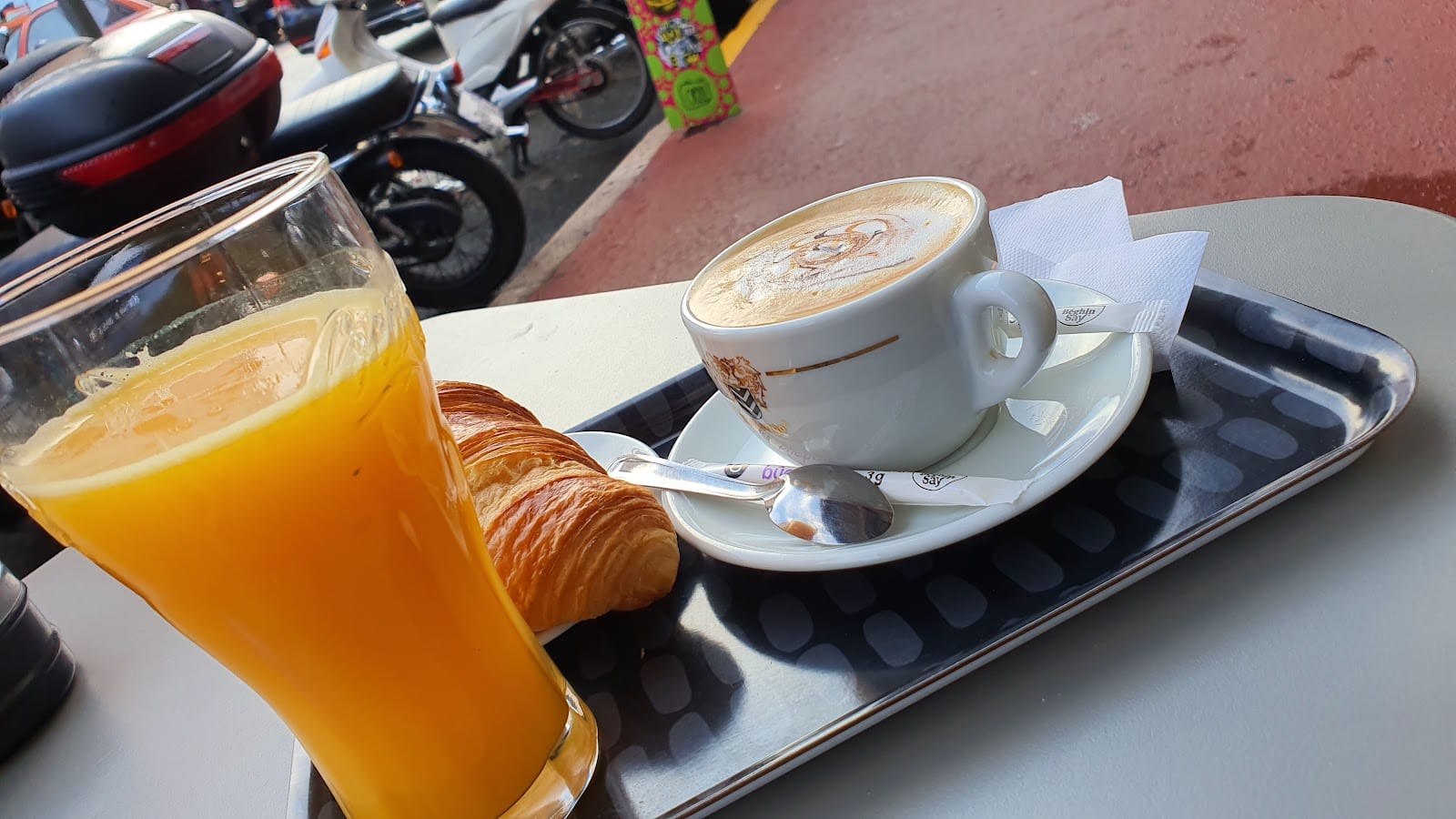 Café de l'horloge