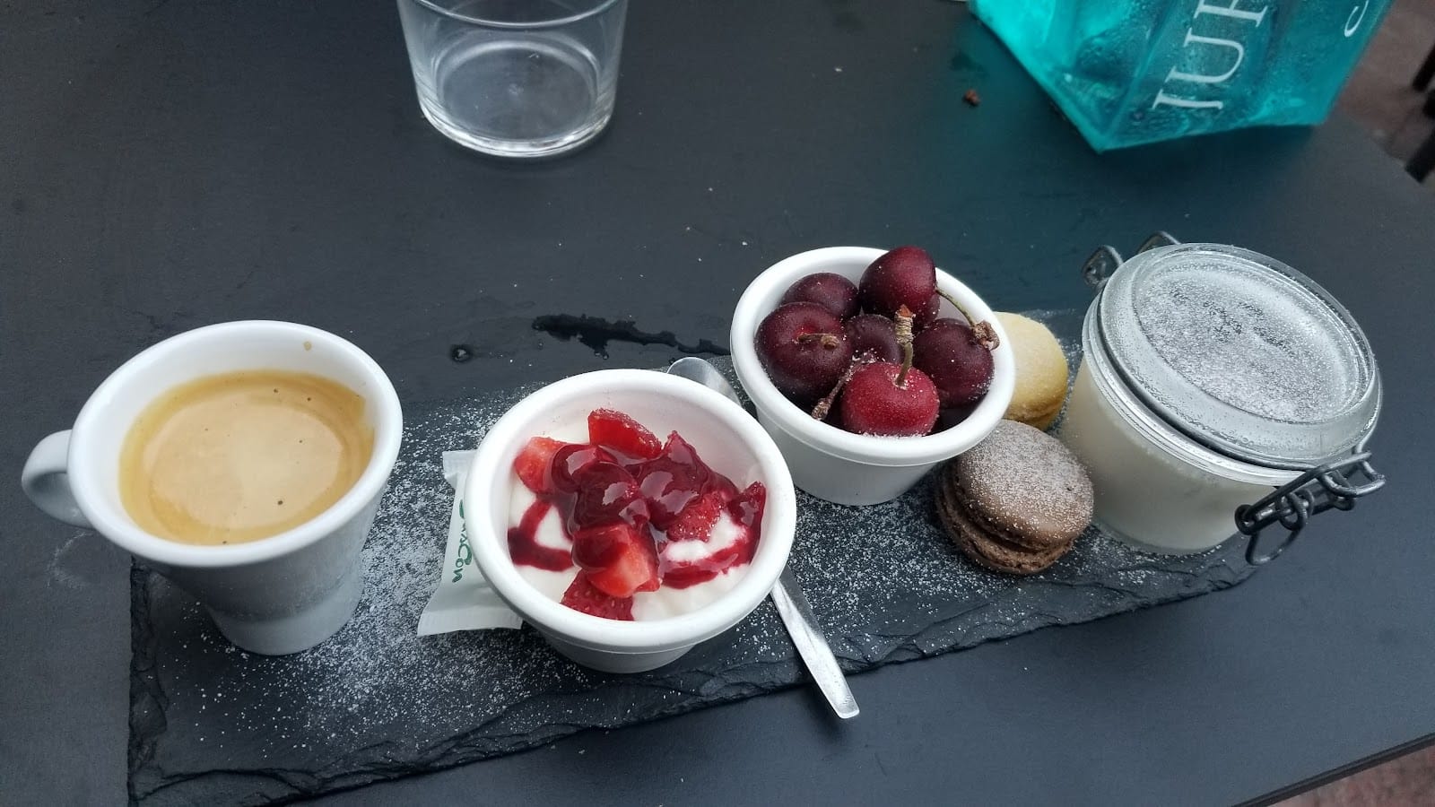 Le Vintage Café