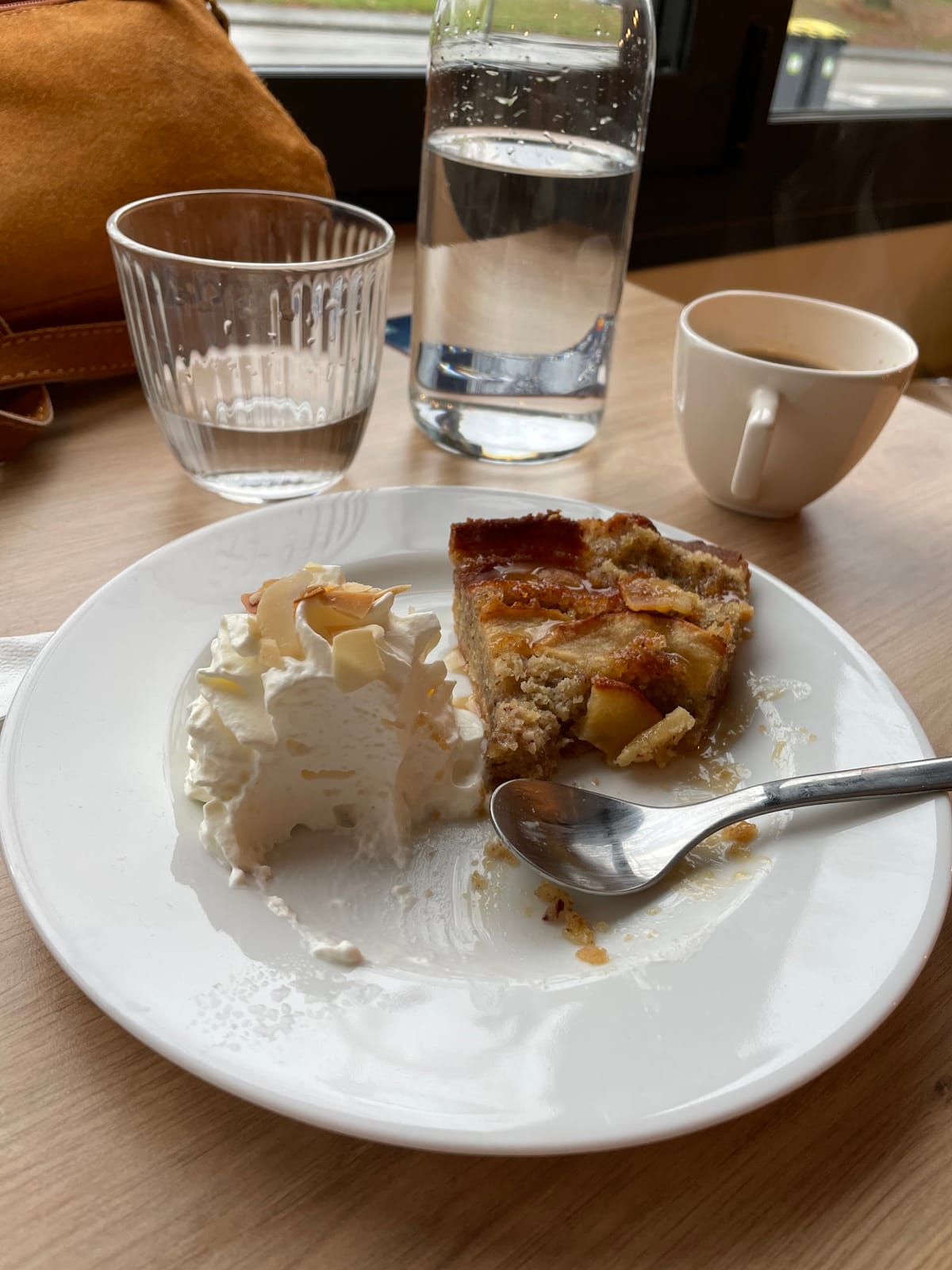 Les Voisines Café