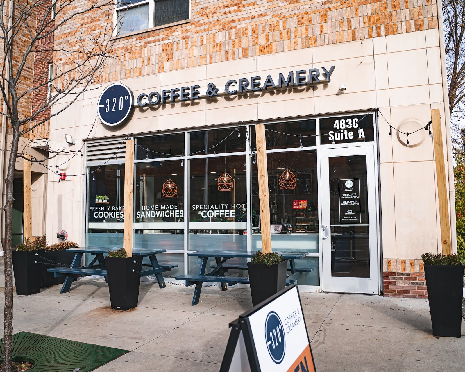 -320° Coffee & Creamery