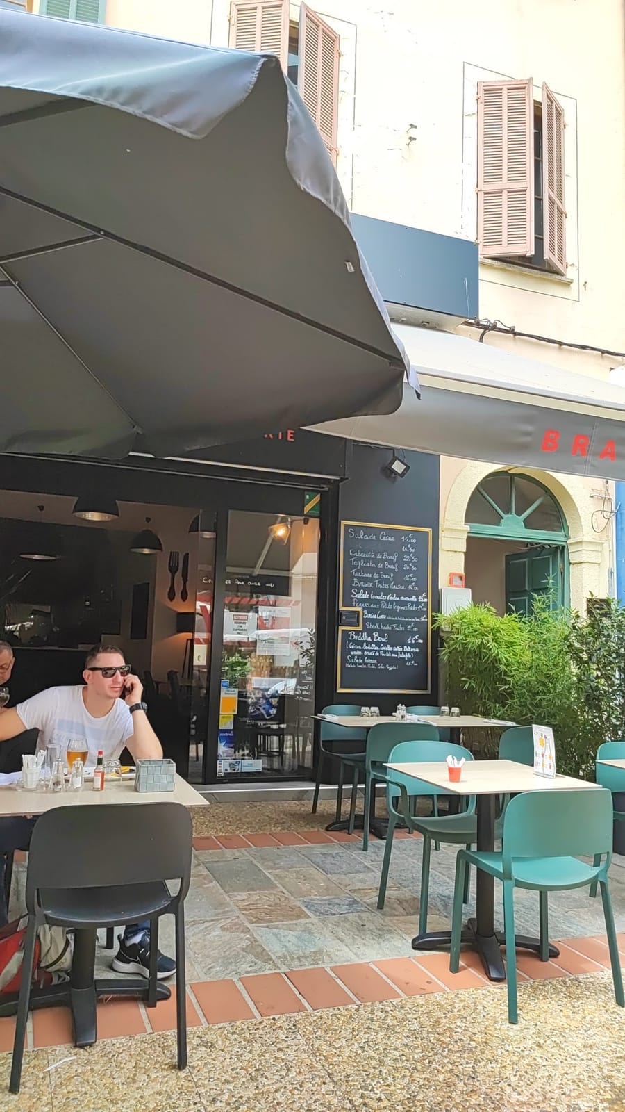 L'Avenue