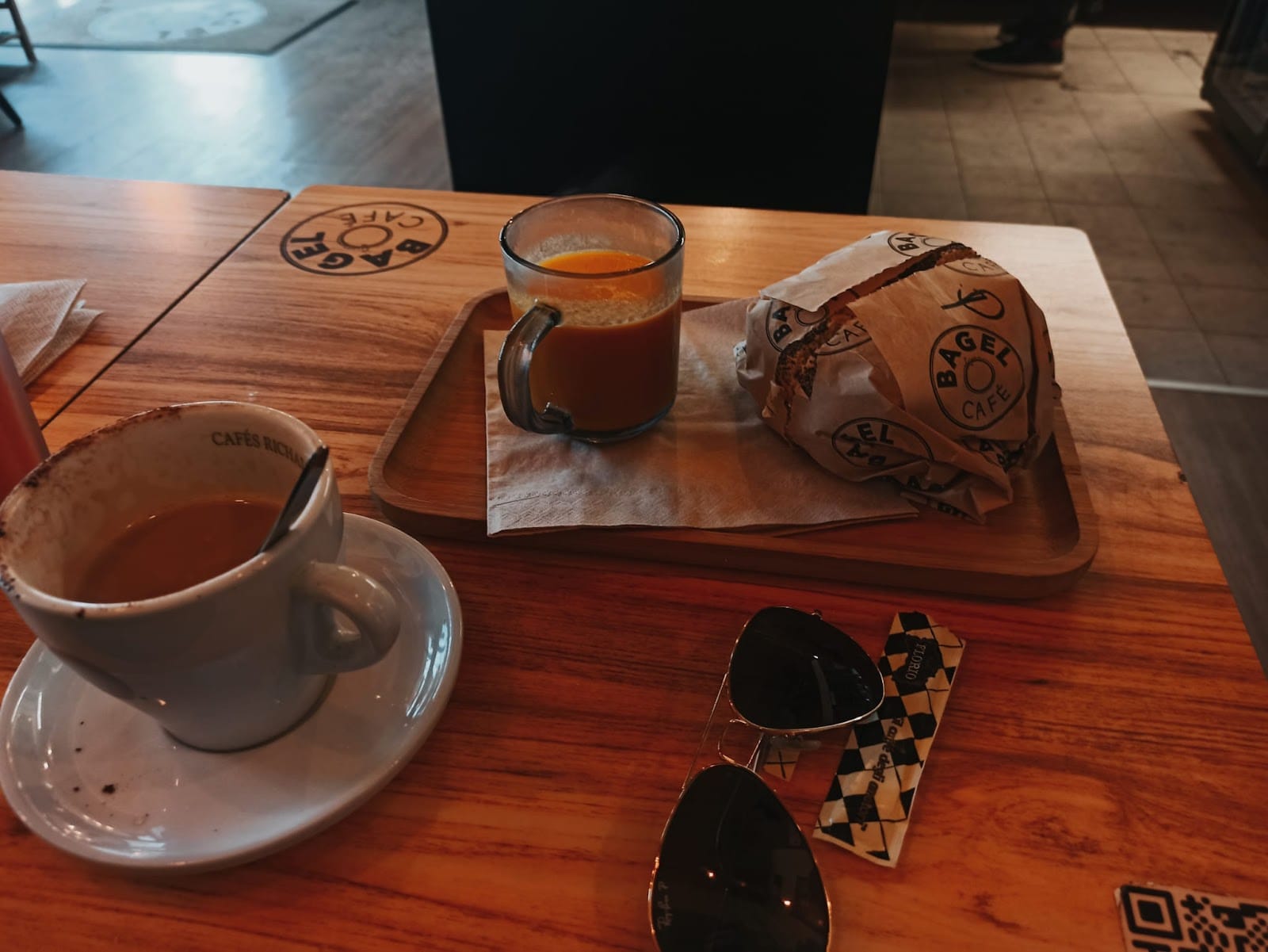 Green Bagel Café
