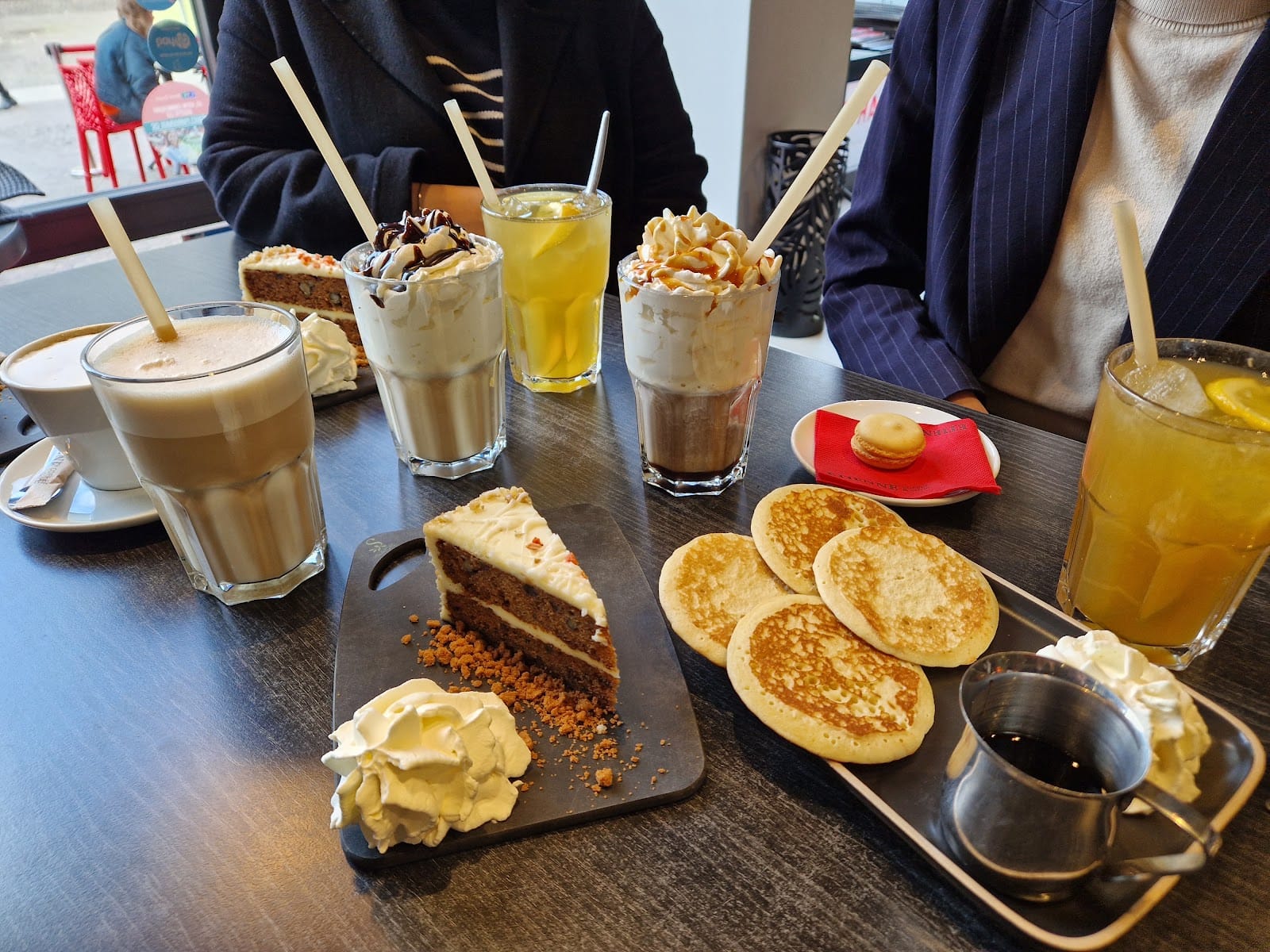 Etienne Coffee & Shop
