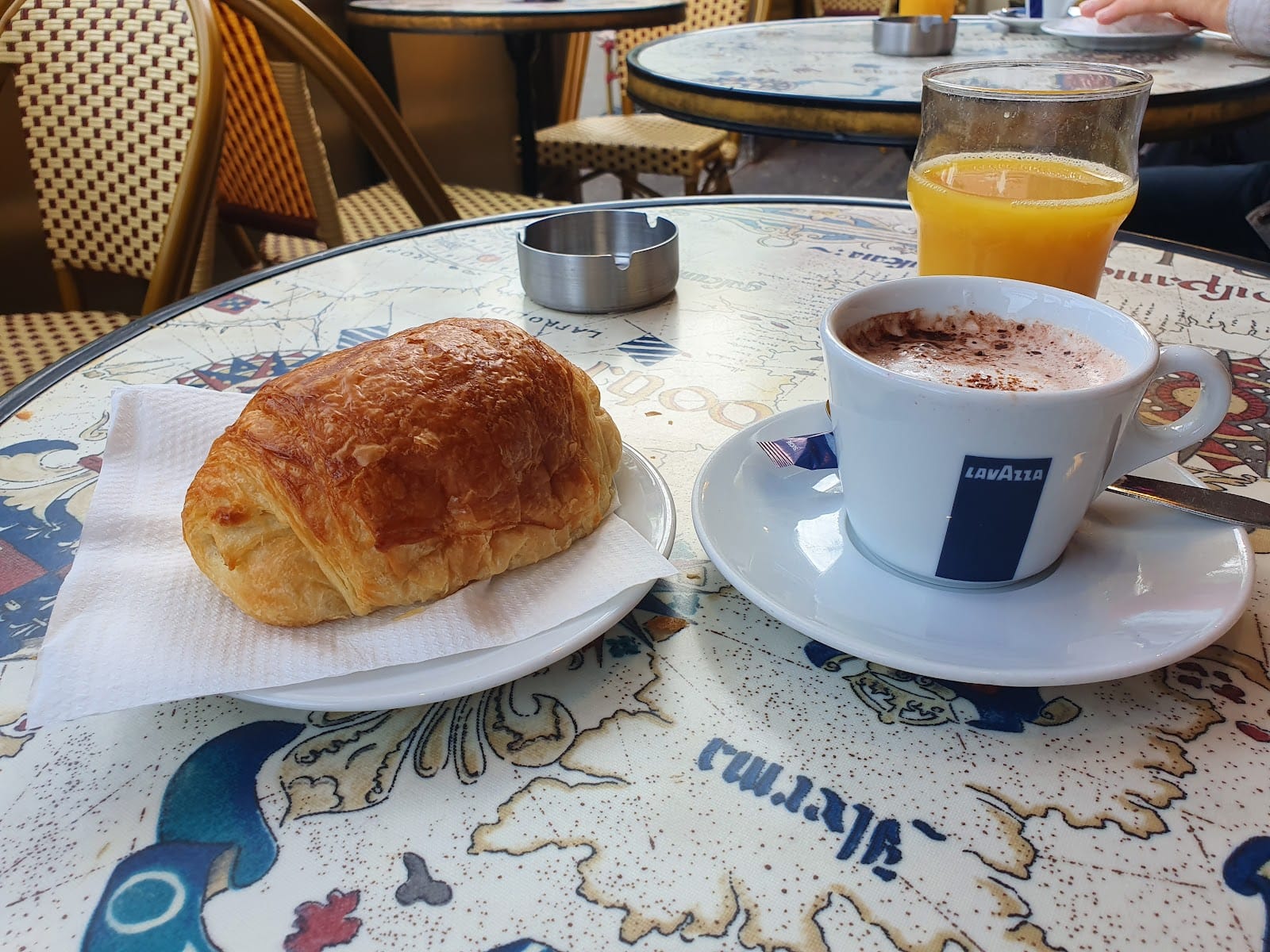 Biclowne Cafe