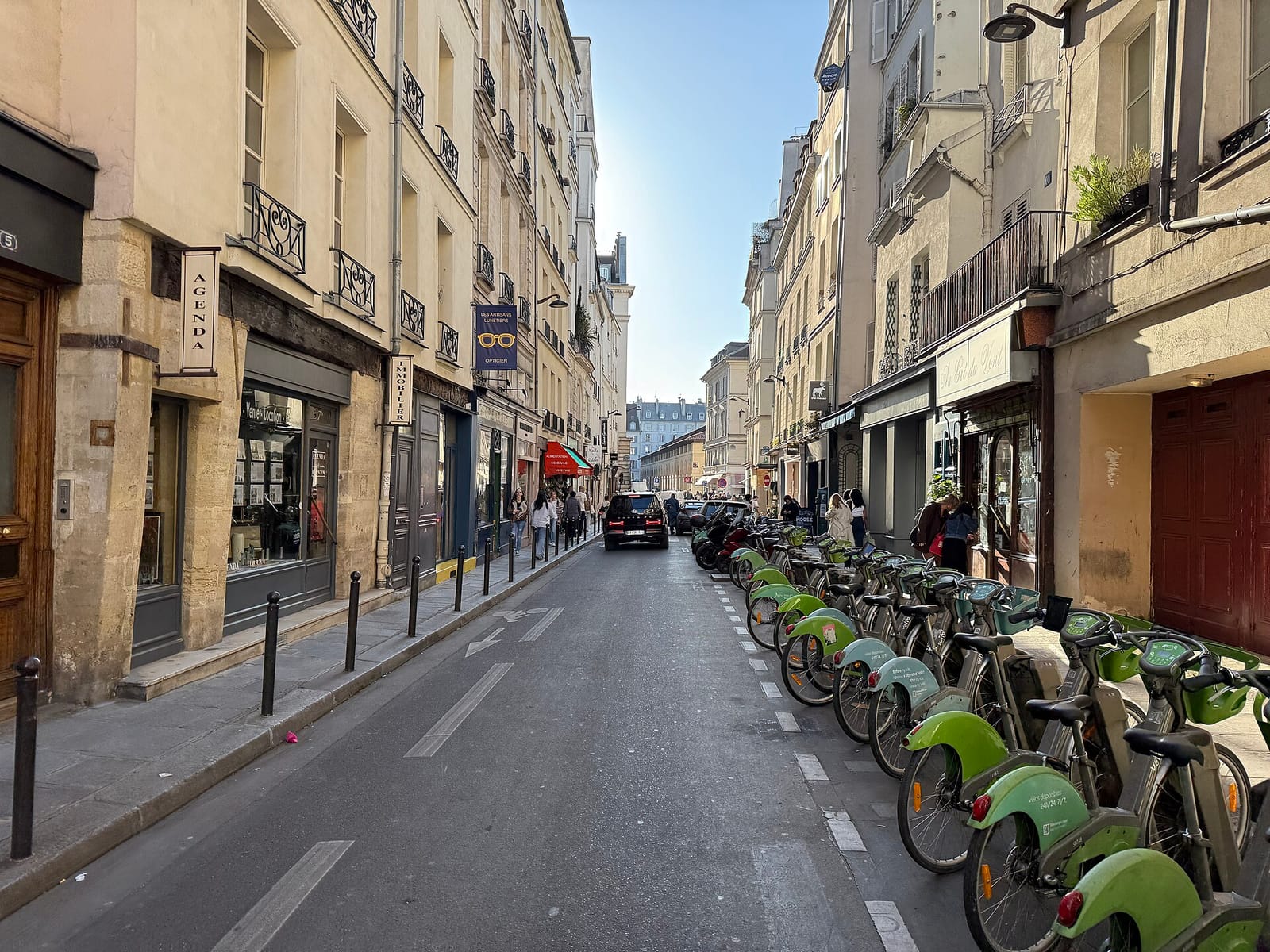 Les Éditeurs