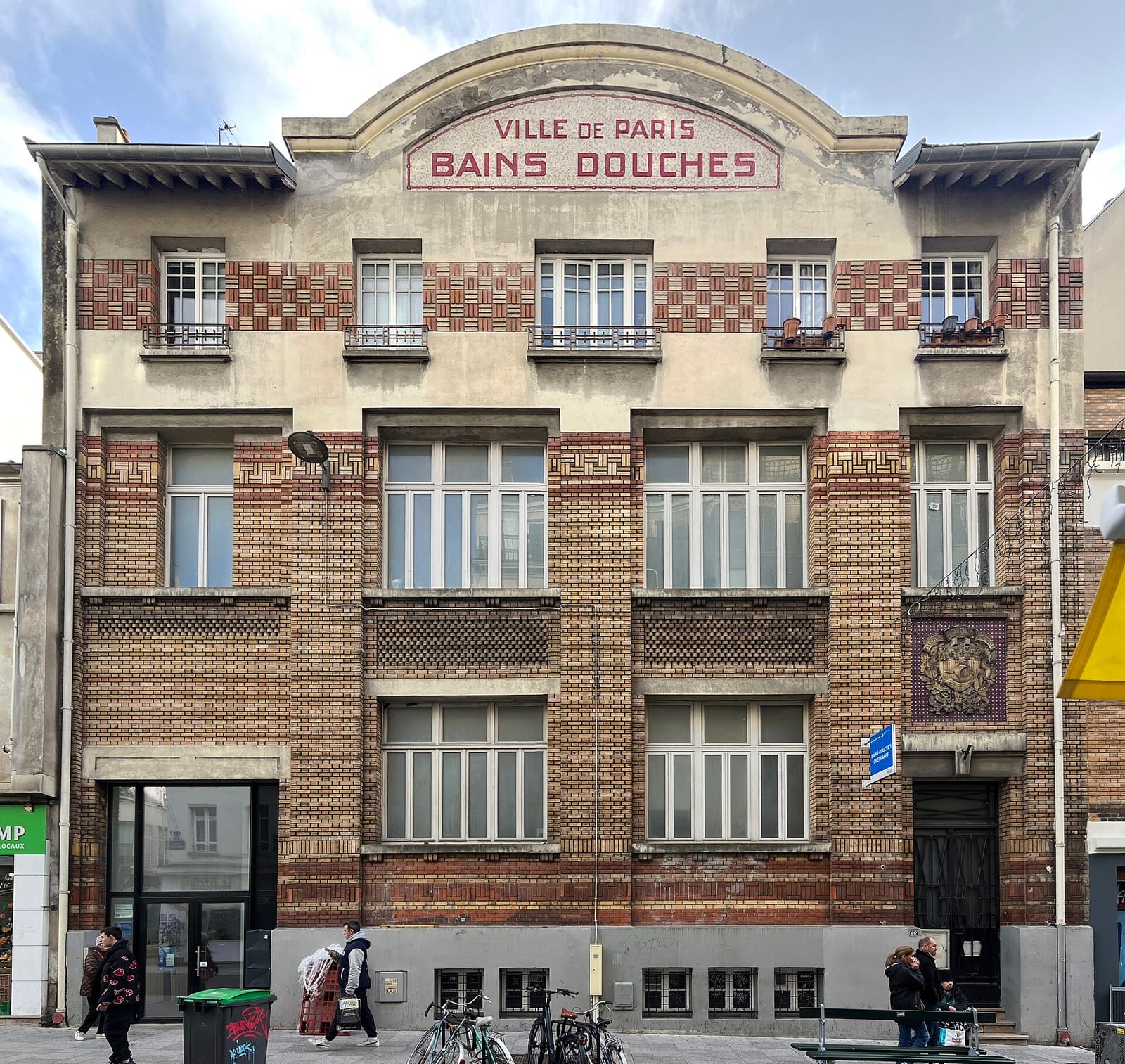 Aux Deux Amis
